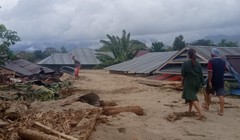Lebih Dari Tiga Ribu Keluarga Mengungsi Pasca Banjir Luwu Utara
