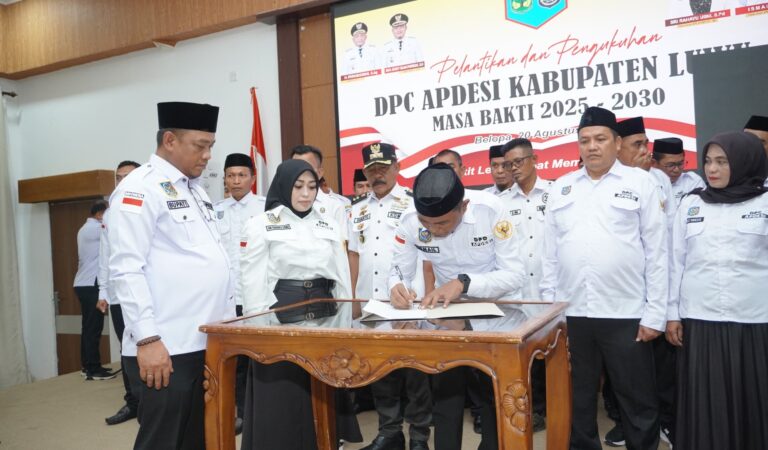 Pengukuhan Kades dan Pelantikan APDESI, Pemkab Luwu Dorong Sinergi Desa-Daerah