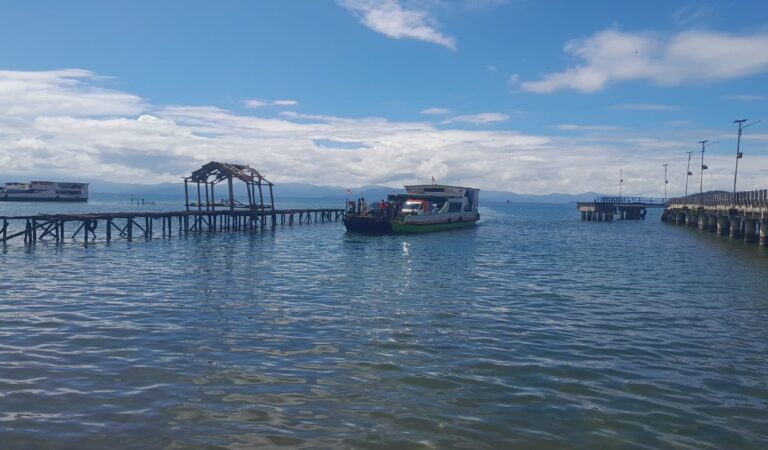 Danau Towuti, Cermin Purba yang Menyimpan Sejuta Pesona di Luwu Timur