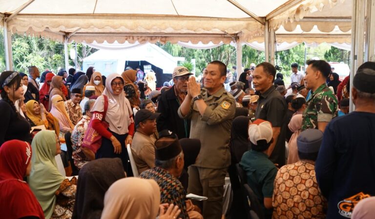 Pemkab Luwu Timur Salurkan Bantuan Rp1 Juta per Bulan Lewat Program Kartu Lansia Pemkab Luwu Timur Salurkan Bantuan Rp1 Juta per Bulan Lewat Program Kartu Lansia