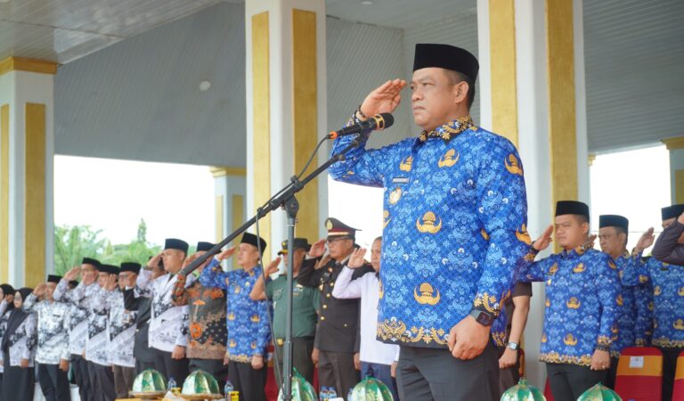 Peringatan HUT KORPRI di Luwu, Bupati Tekankan Pentingnya Menghormati Guru