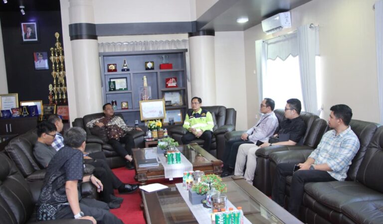 Pemkab Luwu Bahas Pembangunan Jaringan Listrik ke Area Tambang