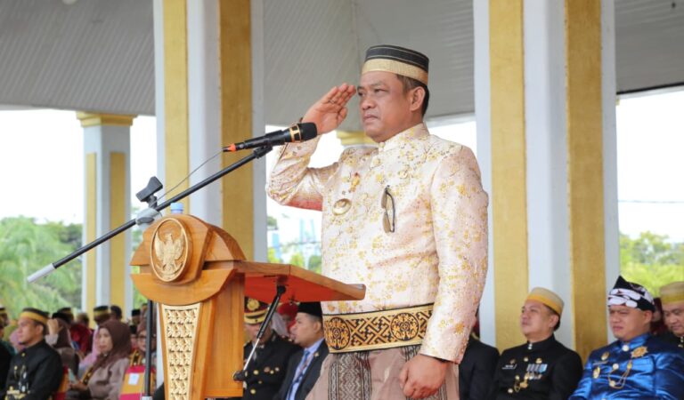 Bupati Luwu Pimpin Upacara Hardiknas, Tekankan Pendidikan Berkarakter