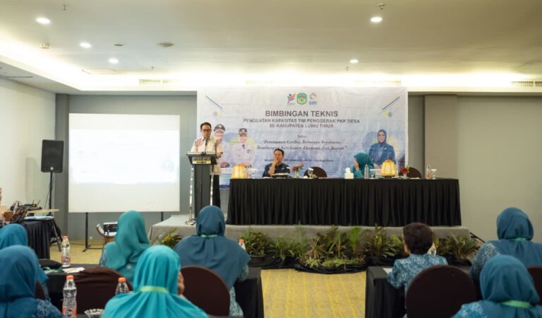 Sekda Luwu Timur Buka Bimtek PKK, Peserta Didorong Aktif dalam FGD