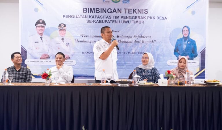 Tutup Bimtek PKK, Bupati Luwu Timur Dorong Penguatan Peran PKK dalam Pembangunan Desa
